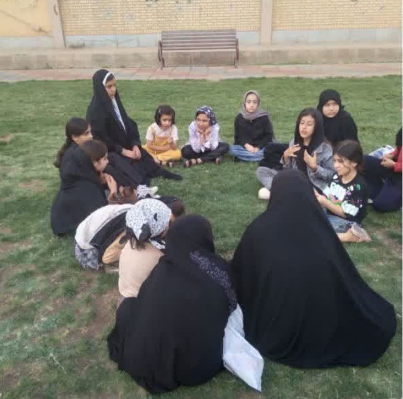دورهمی عفاف و حجاب در اقبالیه